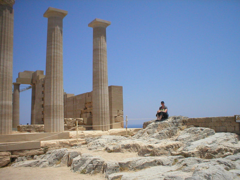 01 juli 2006 Rhodos - Lindos - Iris bij Tempel Lindia