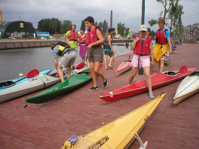 09 juni 2006 Kano - Met schaatsen klunen is makkelijker!