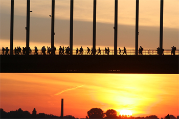 Zonsopgang Waalbrug Foto: Marc Koot